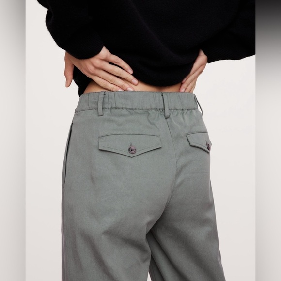 NWT! Banana Republic Gray Succulent 
The Everyday Wide Leg Pant - Size Large - Picture 3 of 8